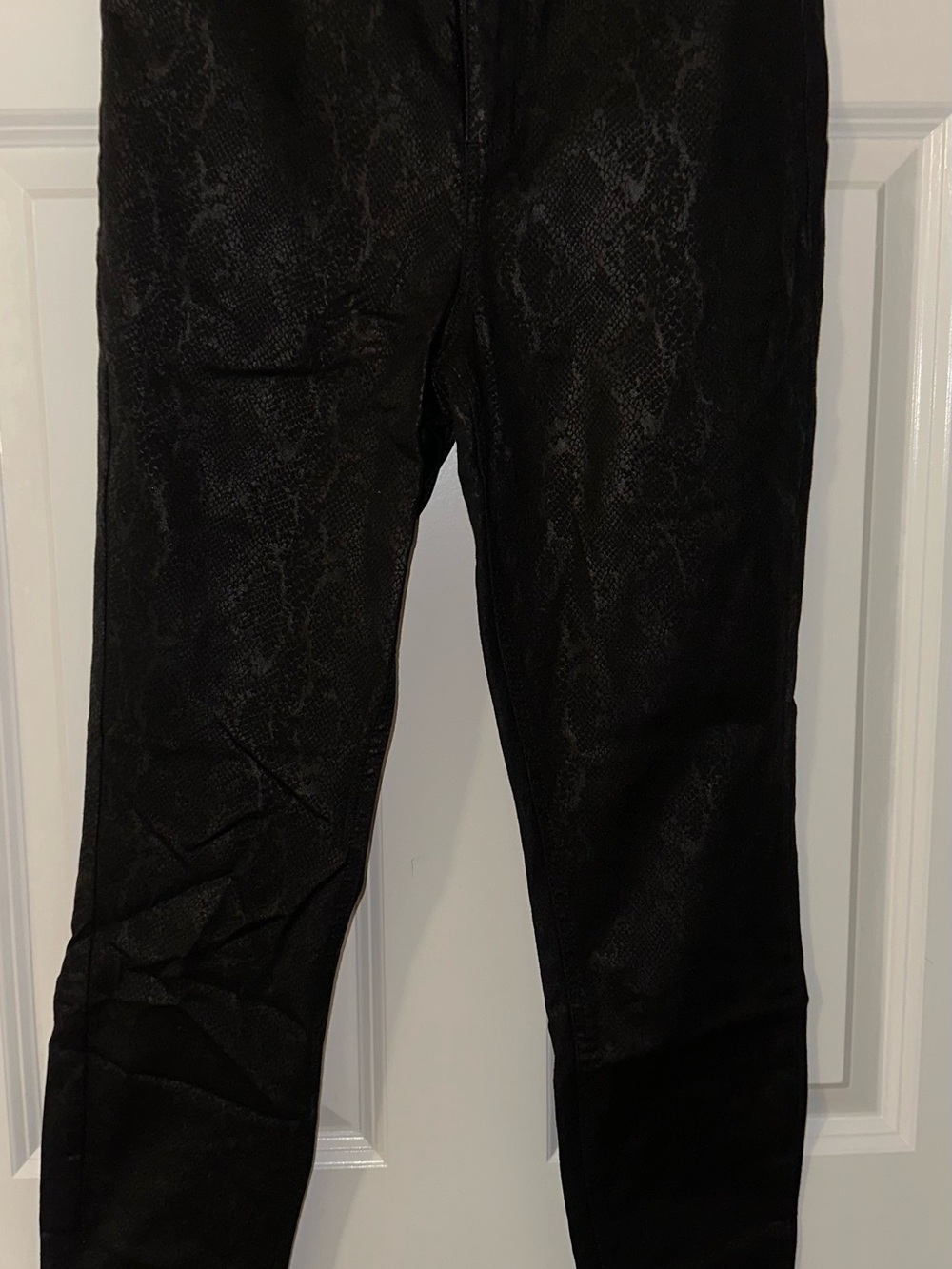 Dynamite Black Snakeskin-Textured Skinny Jeans